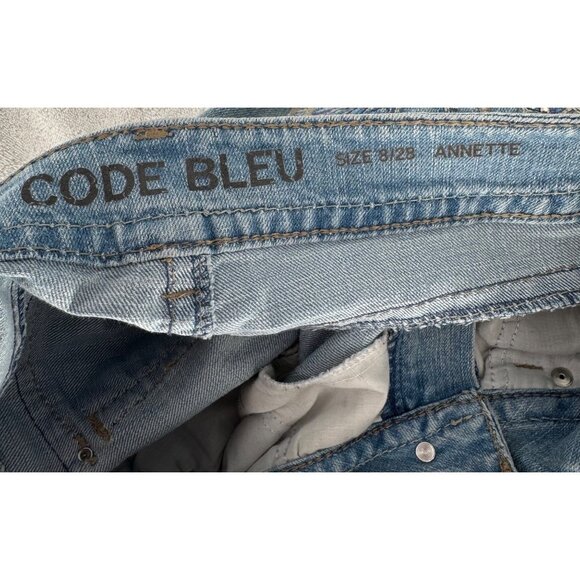 Code Bleu Women's Embellished Annette Denim Capri Pants - Picture 10 of 10